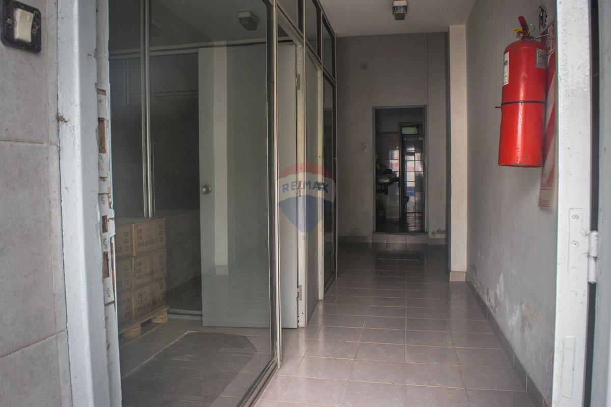 Foto de Venta Galpón 2 plantas c/Oficinas en Avellaneda, imagen 1