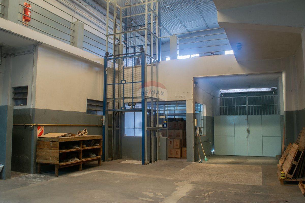 Foto de Venta Galpón 2 plantas c/Oficinas en Avellaneda, imagen 5