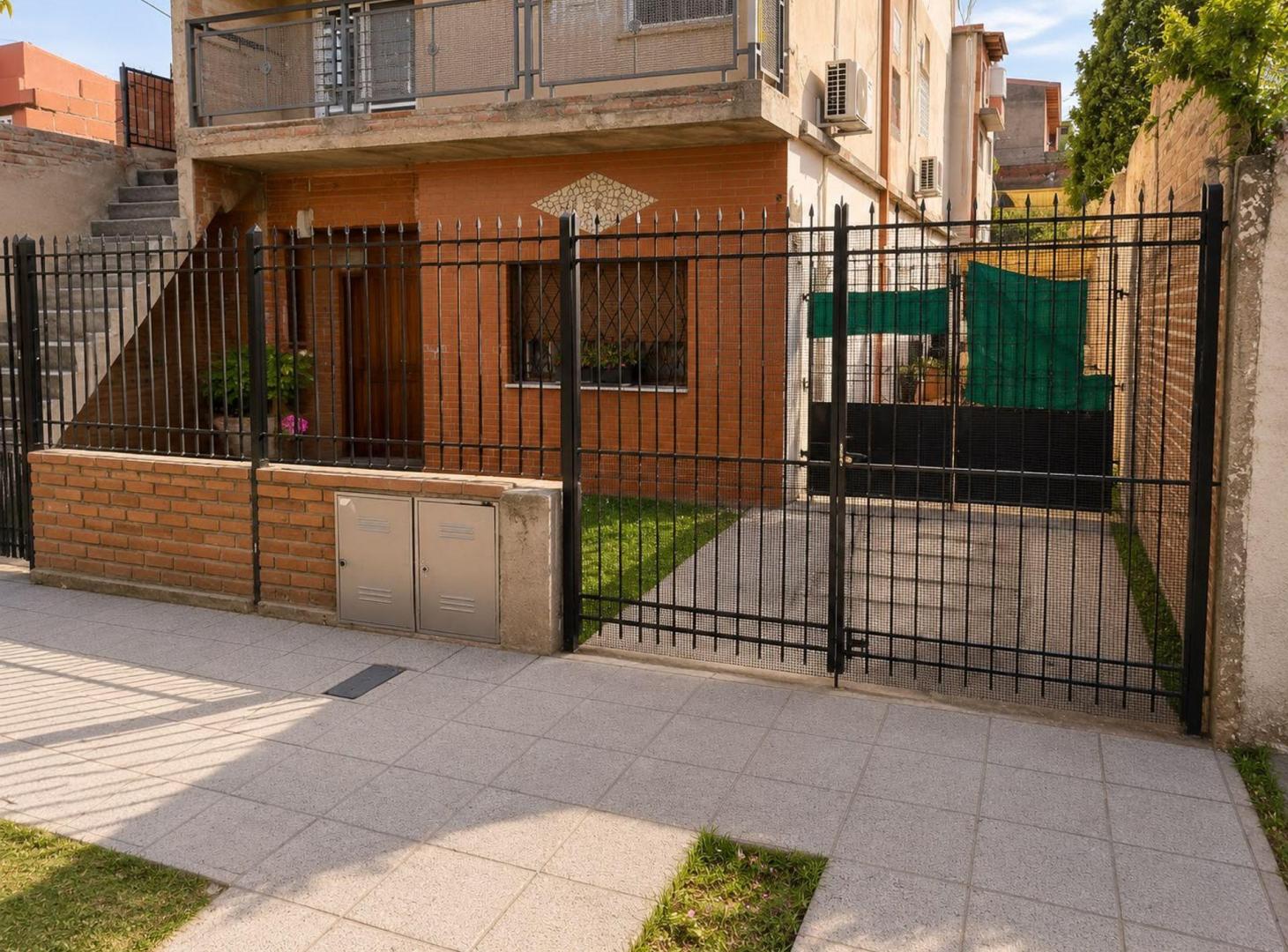 Foto de VENTA PH TIPO CASA 4 AMBIENTES- VILLA DOMINICO, imagen 2