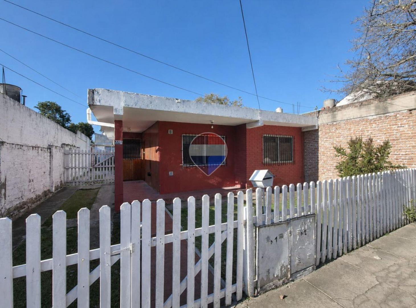 Foto de VENTA CASA 4 AMB CON COCHERA Y PARRILLA QUILMES O., imagen 2