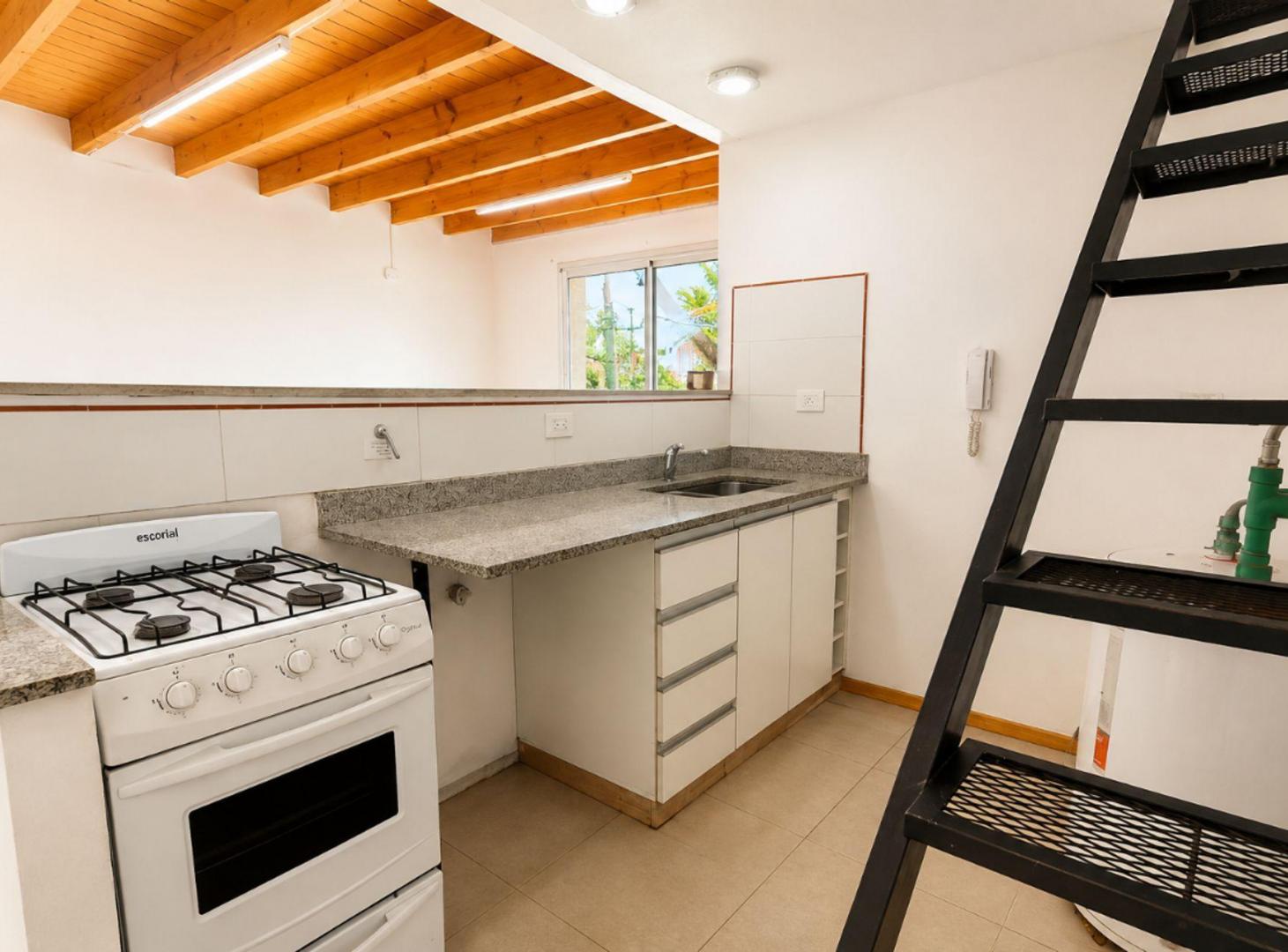 Foto de VENTA DEPTO DÚPLEX 2 AMB QUILMES OPORTUNIDAD, imagen 4
