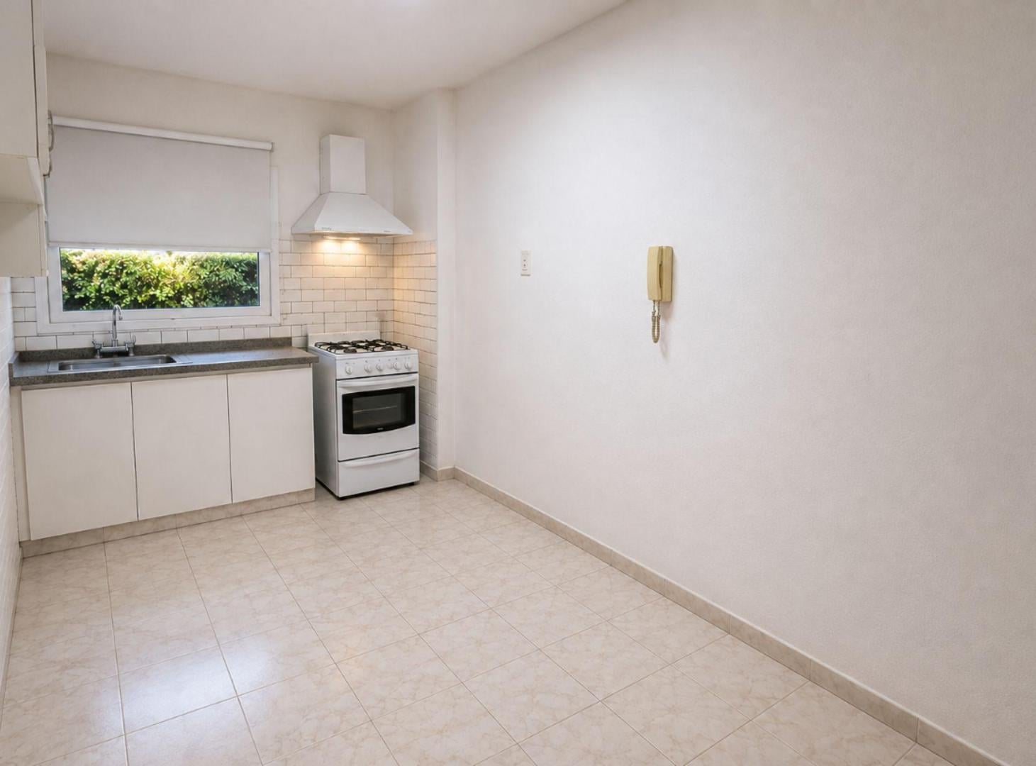Foto de Departamento 3 ambientes en venta en Wilde, imagen 2