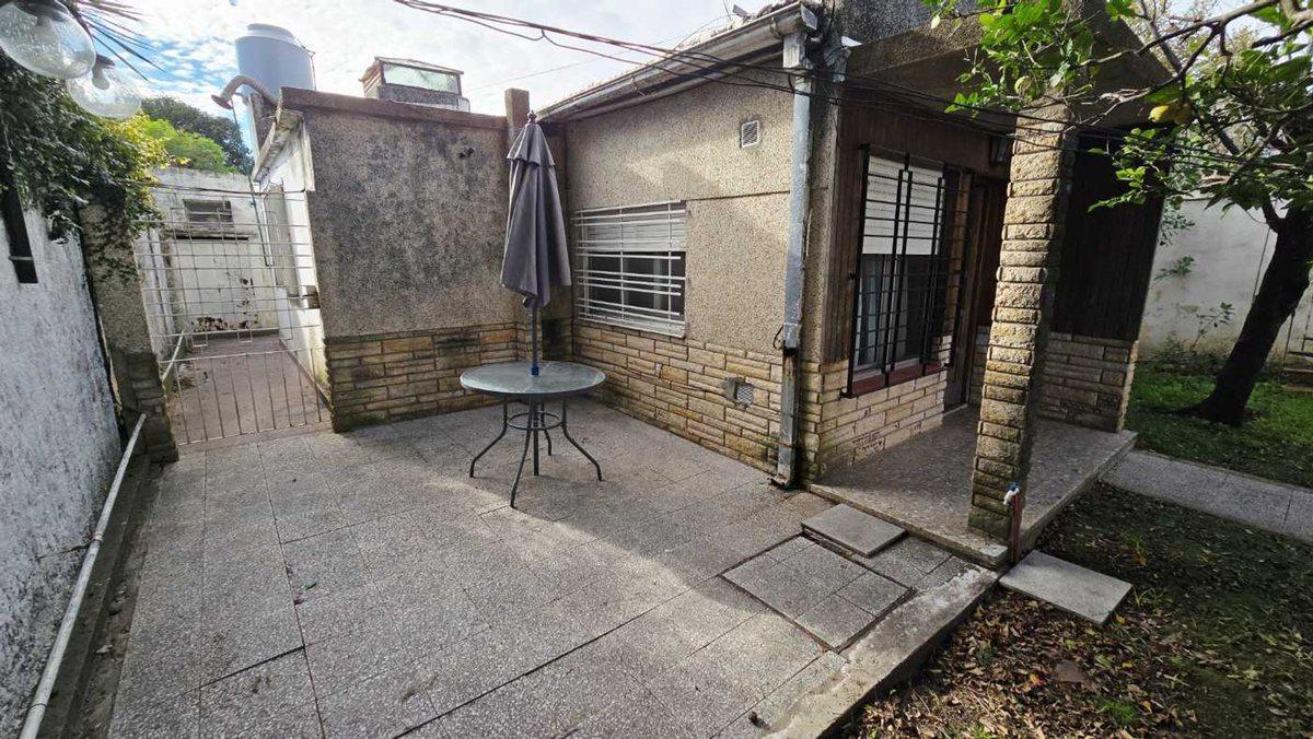 Foto de VENTA CASA 3 AMB. PARQUE Y COCHERA EZPELETA, imagen 4