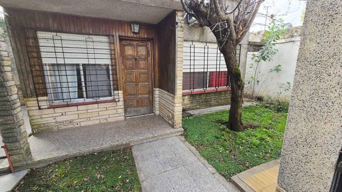 Foto de VENTA CASA 3 AMB. PARQUE Y COCHERA EZPELETA, imagen 1