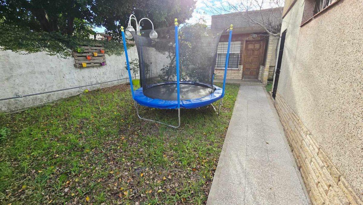 Foto de VENTA CASA 3 AMB. PARQUE Y COCHERA EZPELETA, imagen 3