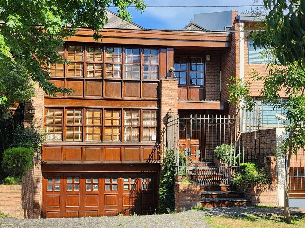 Foto de VENTA CASA 5AMB BARRIO PARQUE BERNAL PATIO COCHERA, imagen 2