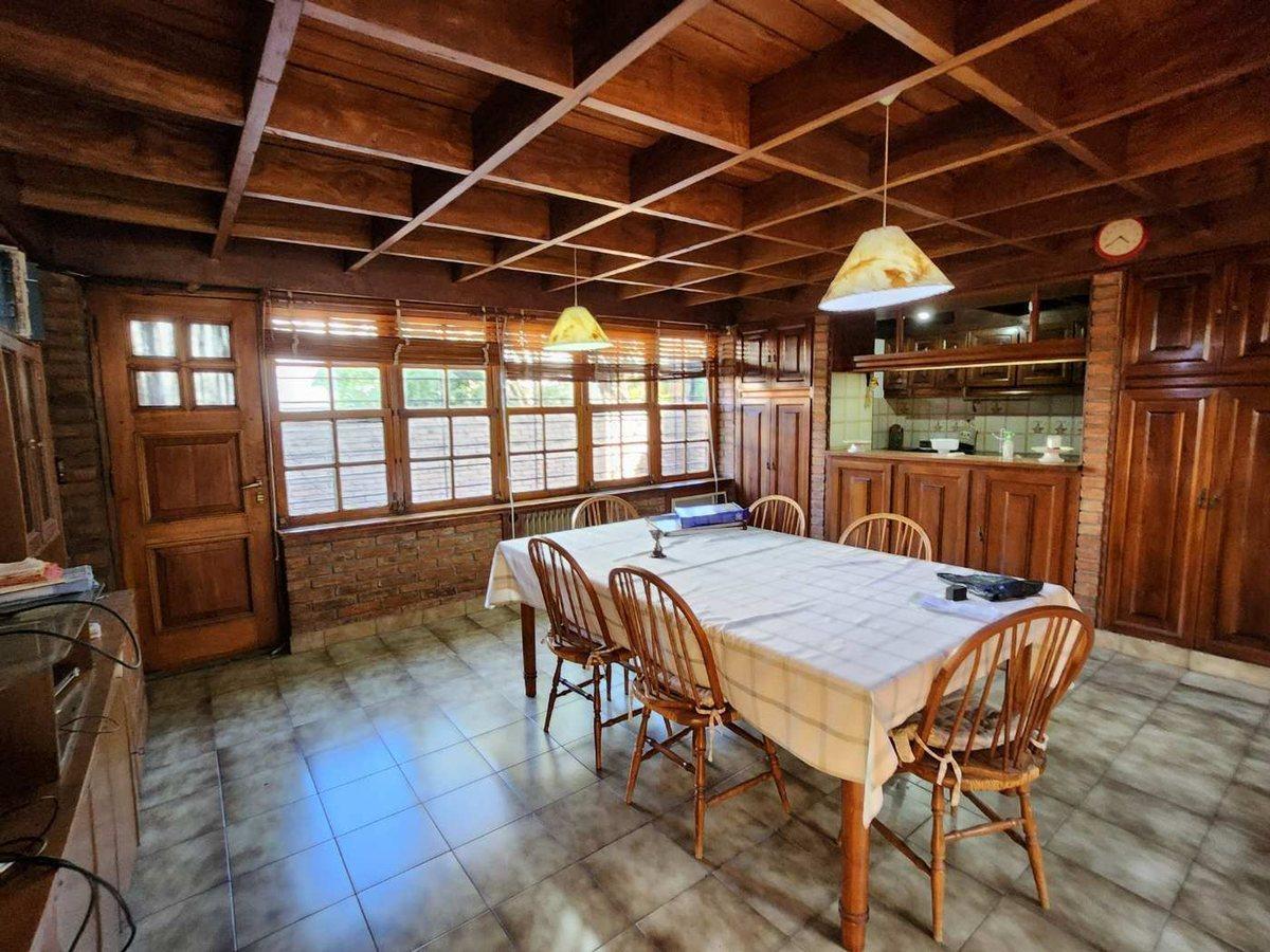 Foto de VENTA CASA 5AMB BARRIO PARQUE BERNAL PATIO COCHERA, imagen 5