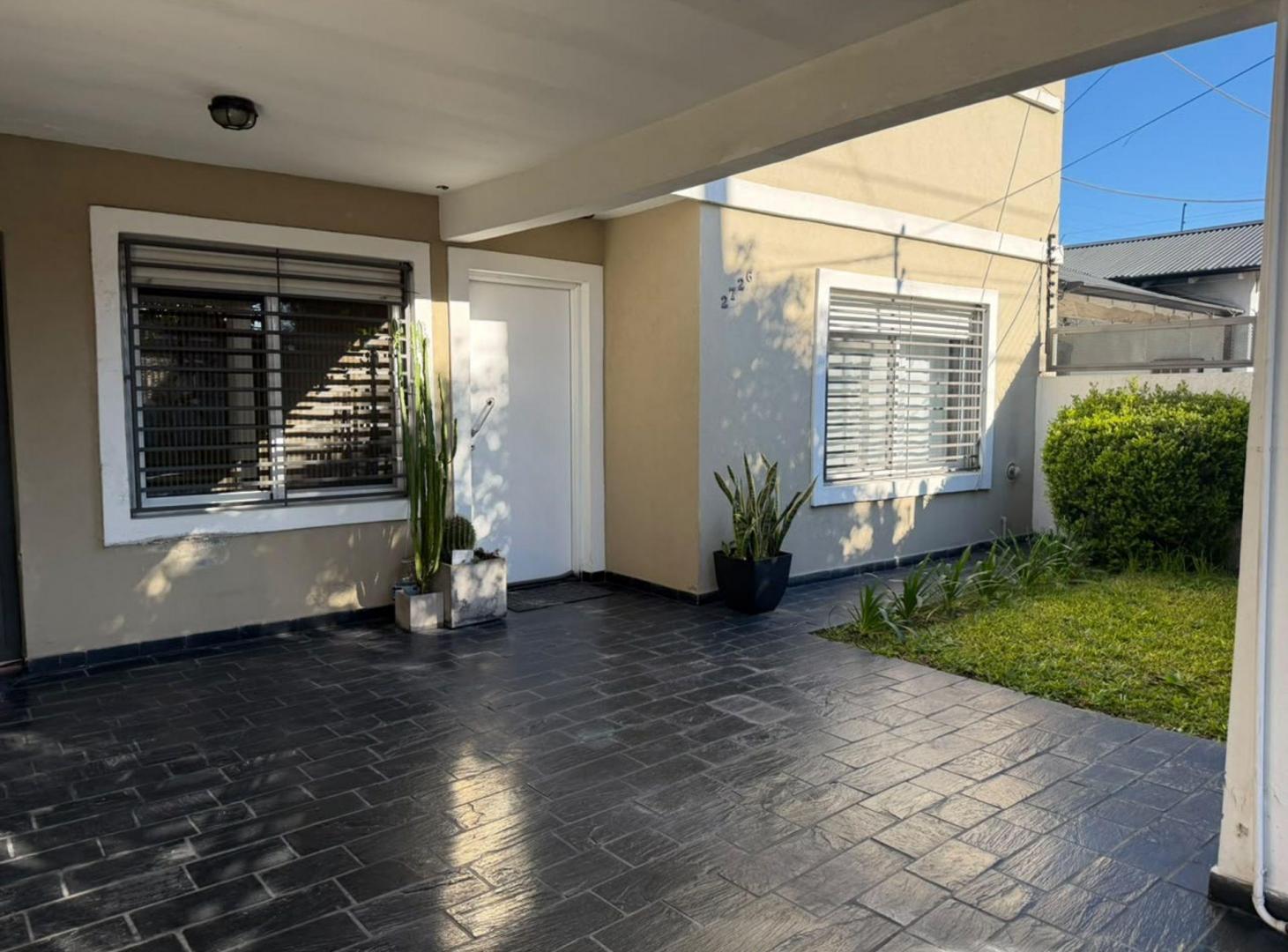 Foto de VENTA CASA 3 AMB CON COCHERA Y PISCINA, QUILMES, imagen 5