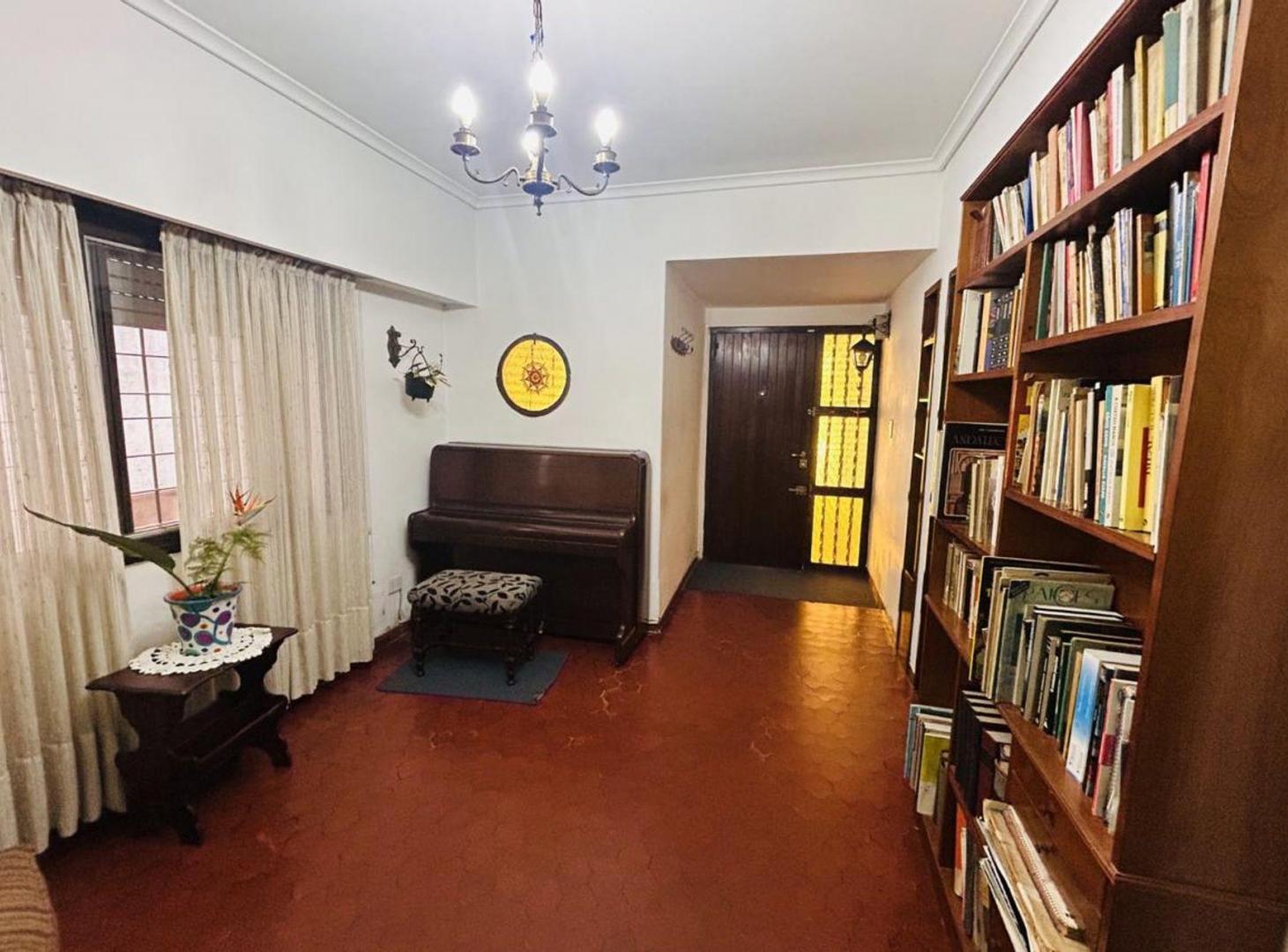 Foto de VENTA CASA 4 AMBIENTES 2 PLANTAS COCHERA QUILMES, imagen 4