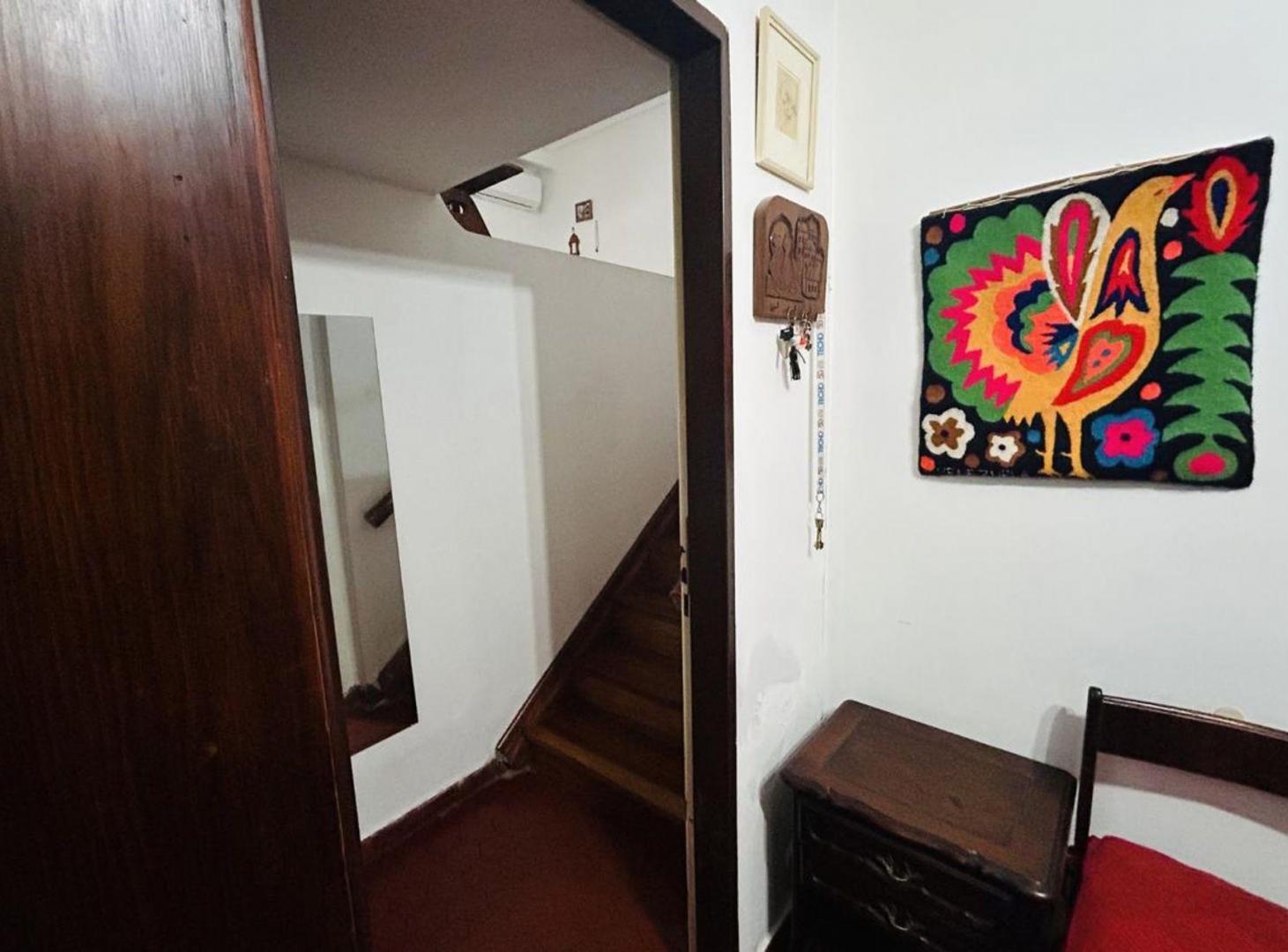 Foto de VENTA CASA 4 AMBIENTES 2 PLANTAS COCHERA QUILMES, imagen 2
