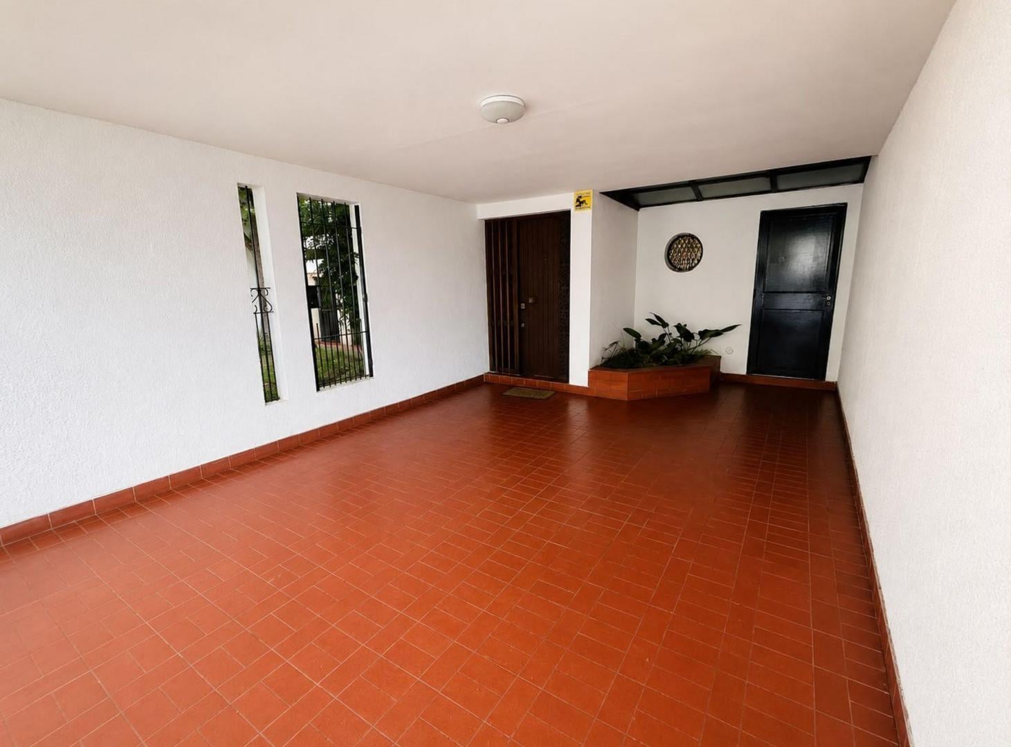 Foto de VENTA CASA 4 AMBIENTES 2 PLANTAS COCHERA QUILMES, imagen 1