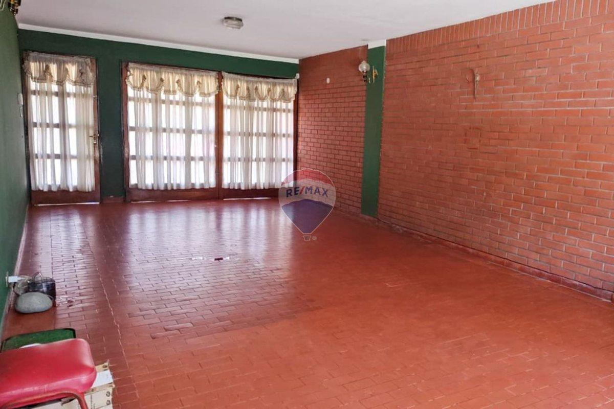 Foto de VENTA CASA 4 AMB C/PILETA Y LOCAL QUILMES OESTE, imagen 3