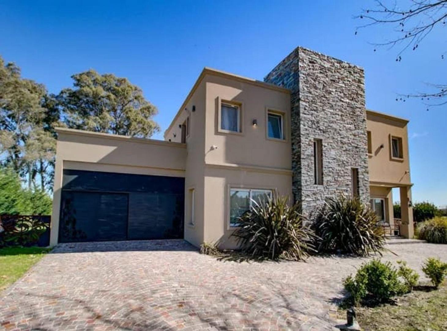 Foto de ALQUILER CASA 5 AMB CON PISCINA BARRIO ''AREA 60'', imagen 1