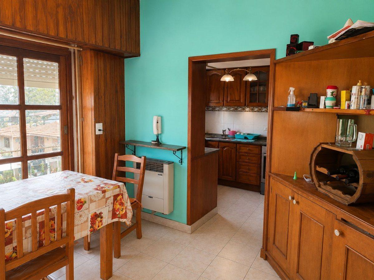 Foto de OPORTUNIDAD EN ESQUINA – CASA + LOCAL CON COCHERA, imagen 4