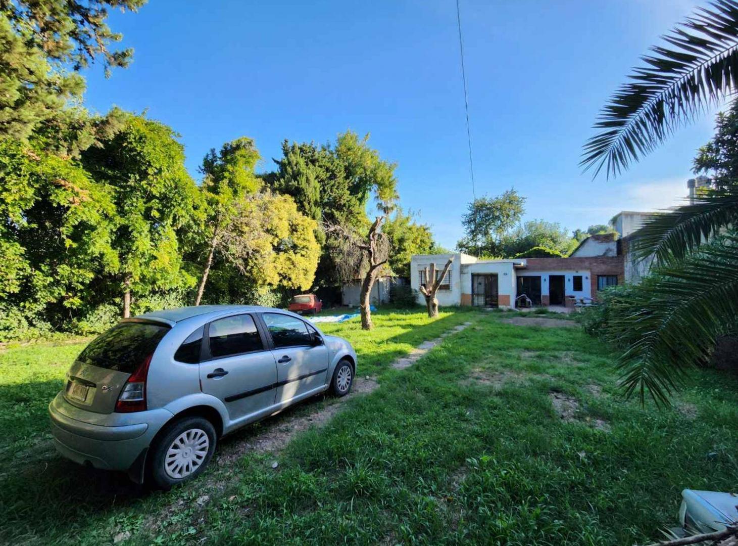 Foto de venta 2 lote con casa a refaccionar, imagen 3