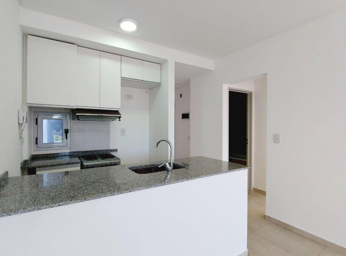 Foto de ALQUILER DEPARTAMENTO 2 AMB COCHERA. BERNAL CENTRO, imagen 3