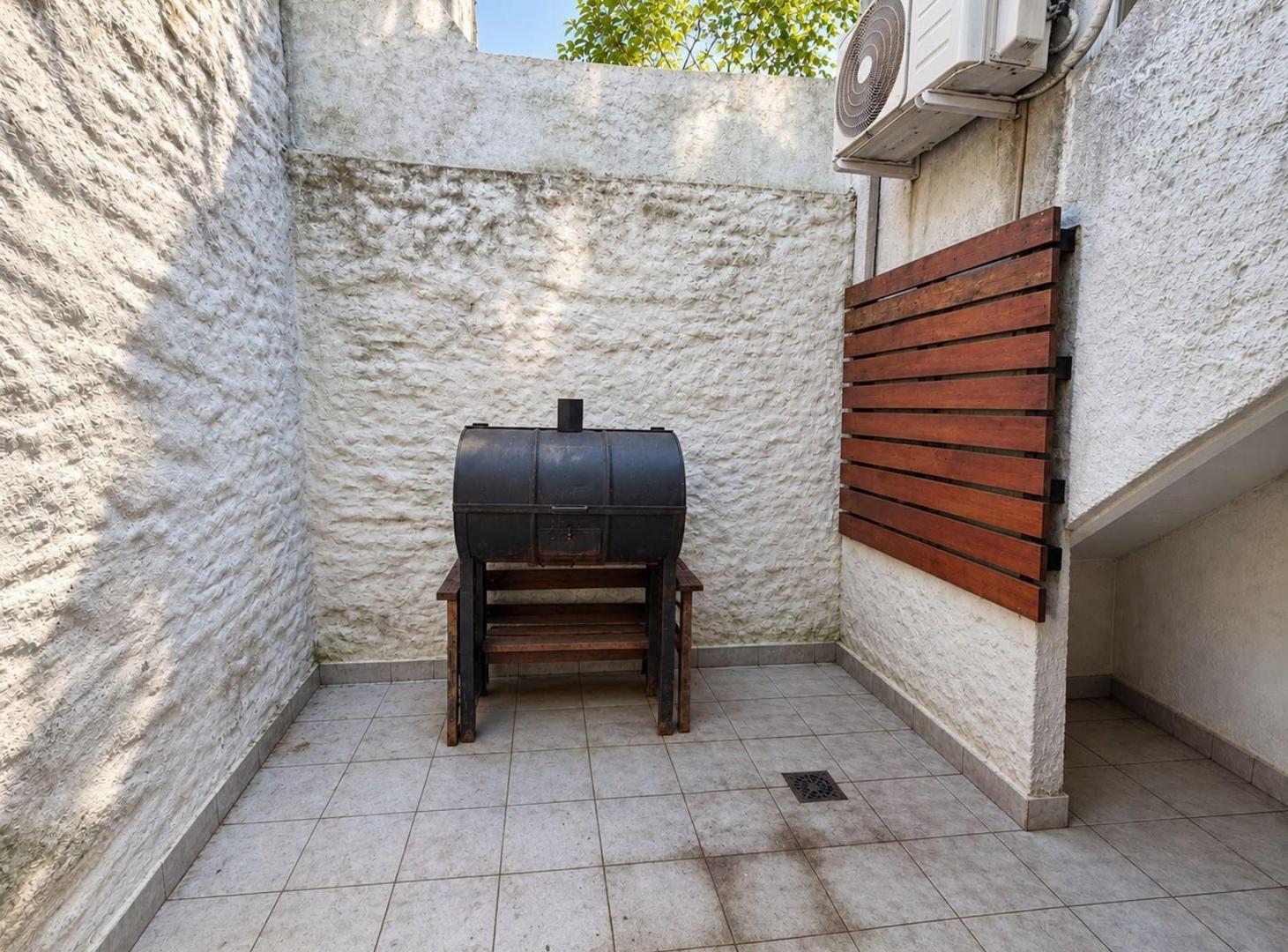Foto de VENTA DUPLEX 3 AMBIENTES EN BERNAL, imagen 2