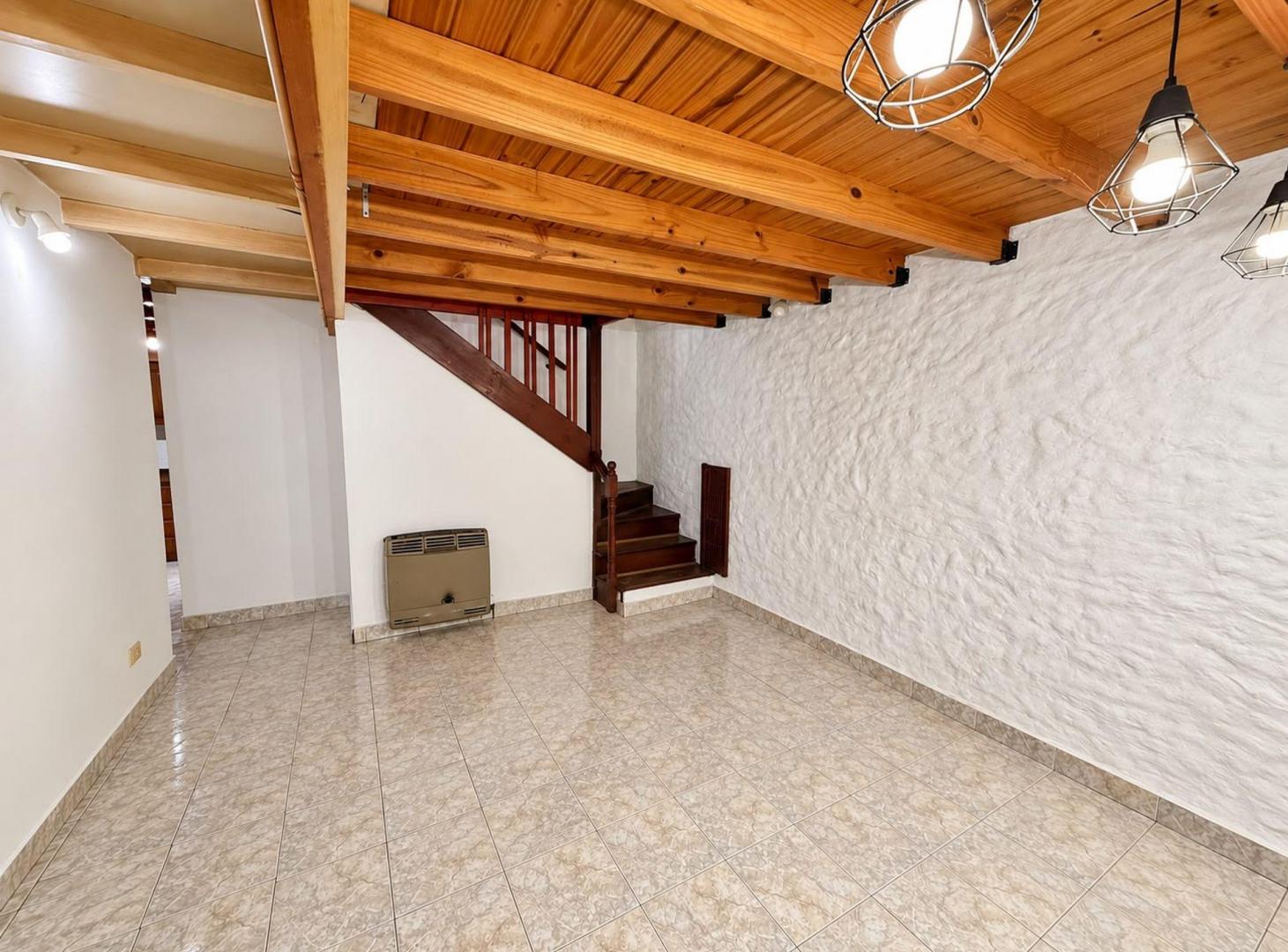 Foto de VENTA DUPLEX 3 AMBIENTES EN BERNAL, imagen 3