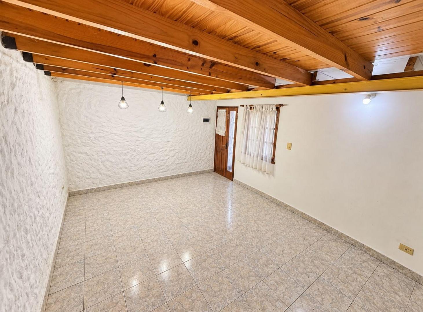 Foto de VENTA DUPLEX 3 AMBIENTES EN BERNAL, imagen 4
