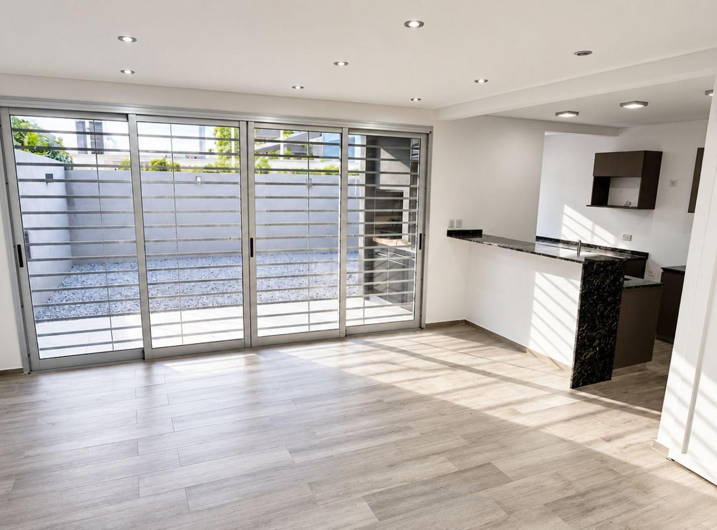 Foto de VENTA DUPLEX 4 AMB. A ESTRENAR COCHERA-BERAZATEGUI, imagen 2