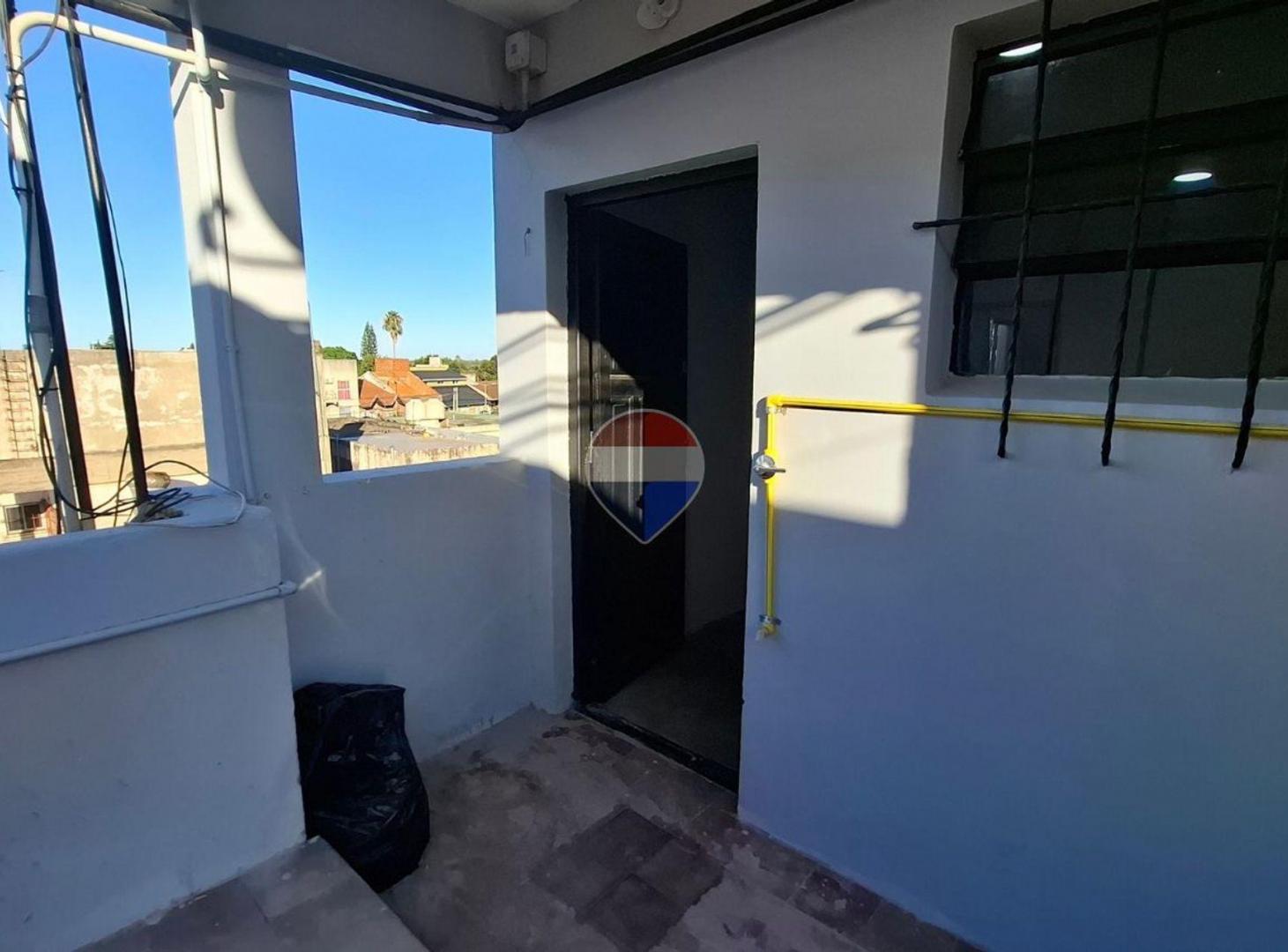 Foto de VENTA DEPTO 2 AMB EN EZPELETA, imagen 3