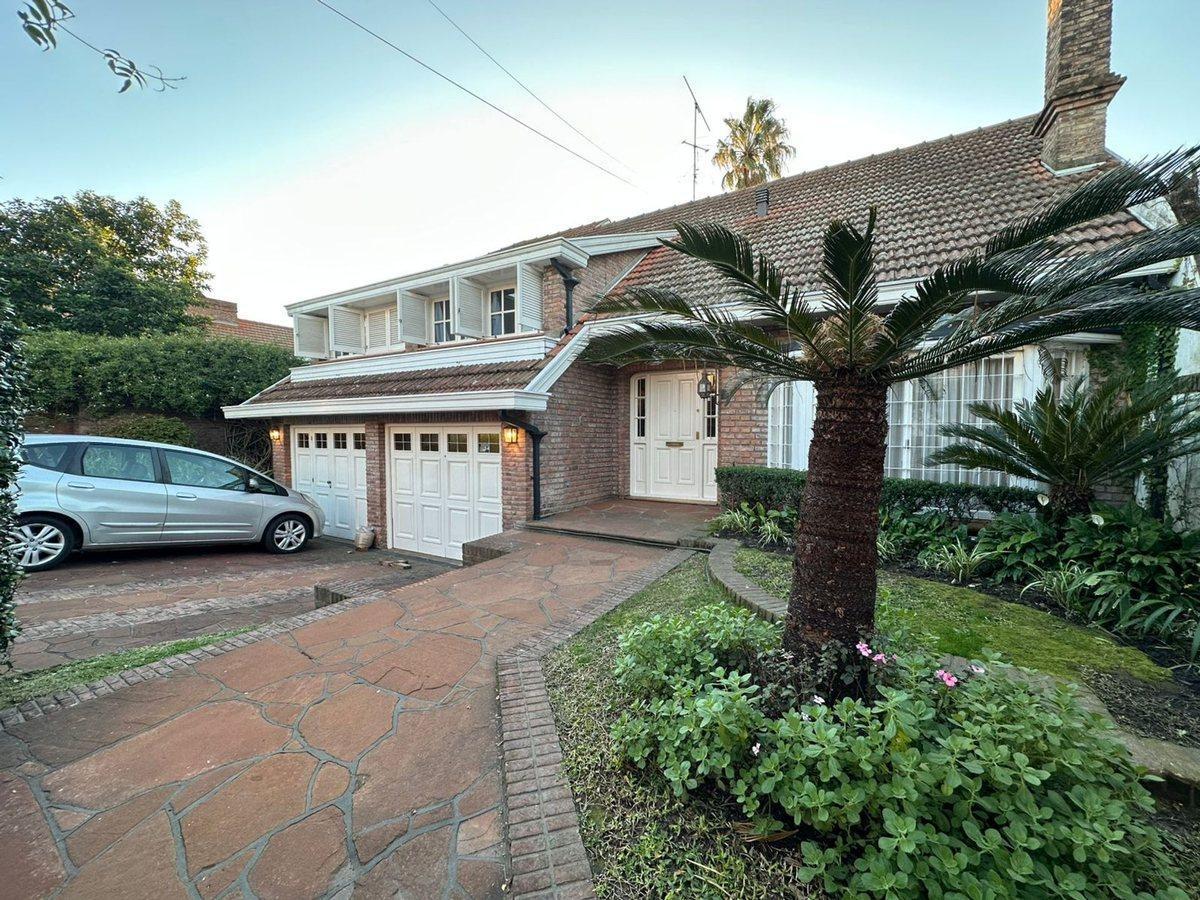 Foto de CASA 7 AMBIENTES, COCHERA Y PILETA EN QUILMES, imagen 3