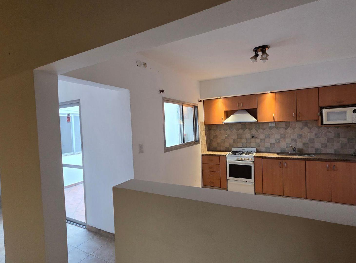 Foto de VENTA CASA 3AMB COCHERA JARDÍN EZPELETA QUILMES, imagen 3