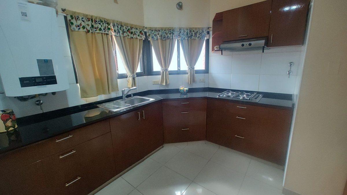 Foto de VENTA CASA CHALET 4 AMB SARANDI, imagen 4