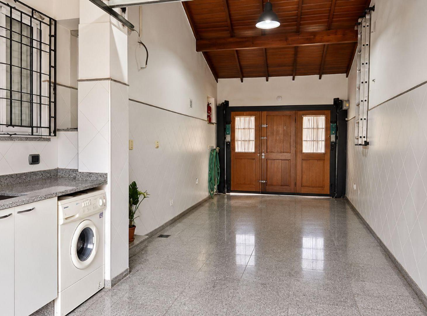 Foto de VENTA CASA 5 AMB CON COCHERA Y JARDÍN BERNAL, imagen 2