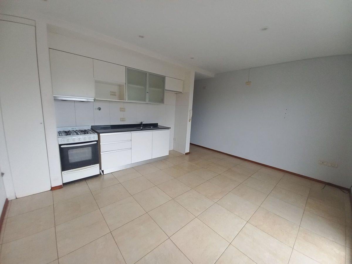 Foto de VENTA DEPATO 2 AMB ZAPIOLA 103 CENTRO BERNAL, imagen 3
