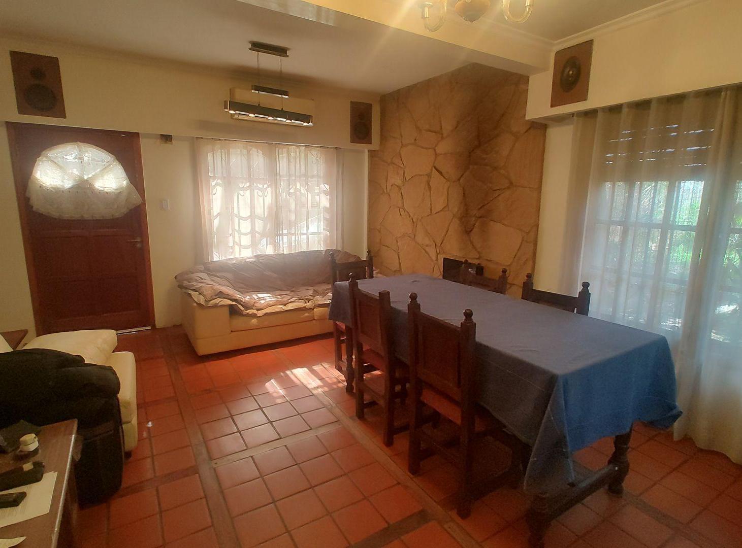 Foto de VENTA 2 CASAS 4 Y 3 AMB. QUILMES, imagen 2