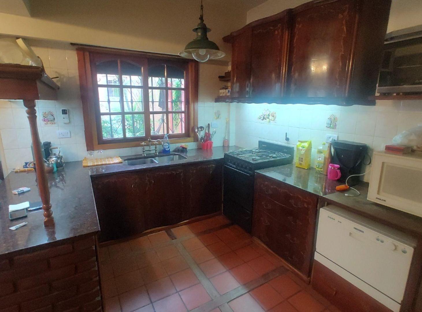 Foto de VENTA 2 CASAS 4 Y 3 AMB. QUILMES, imagen 1