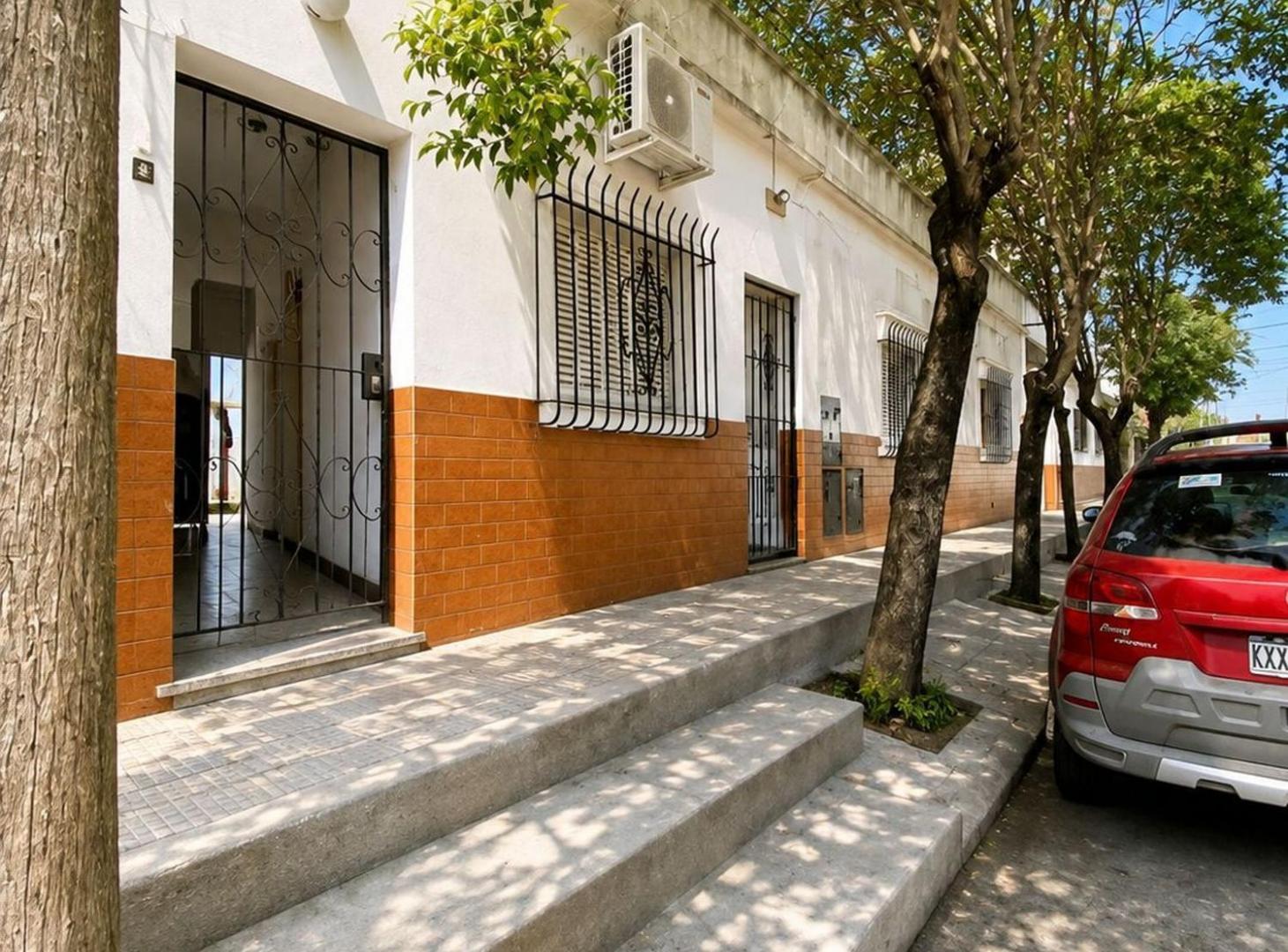 Foto de VENTA CASA TIPO PH 3 AMBIENTES, BERNAL., imagen 1