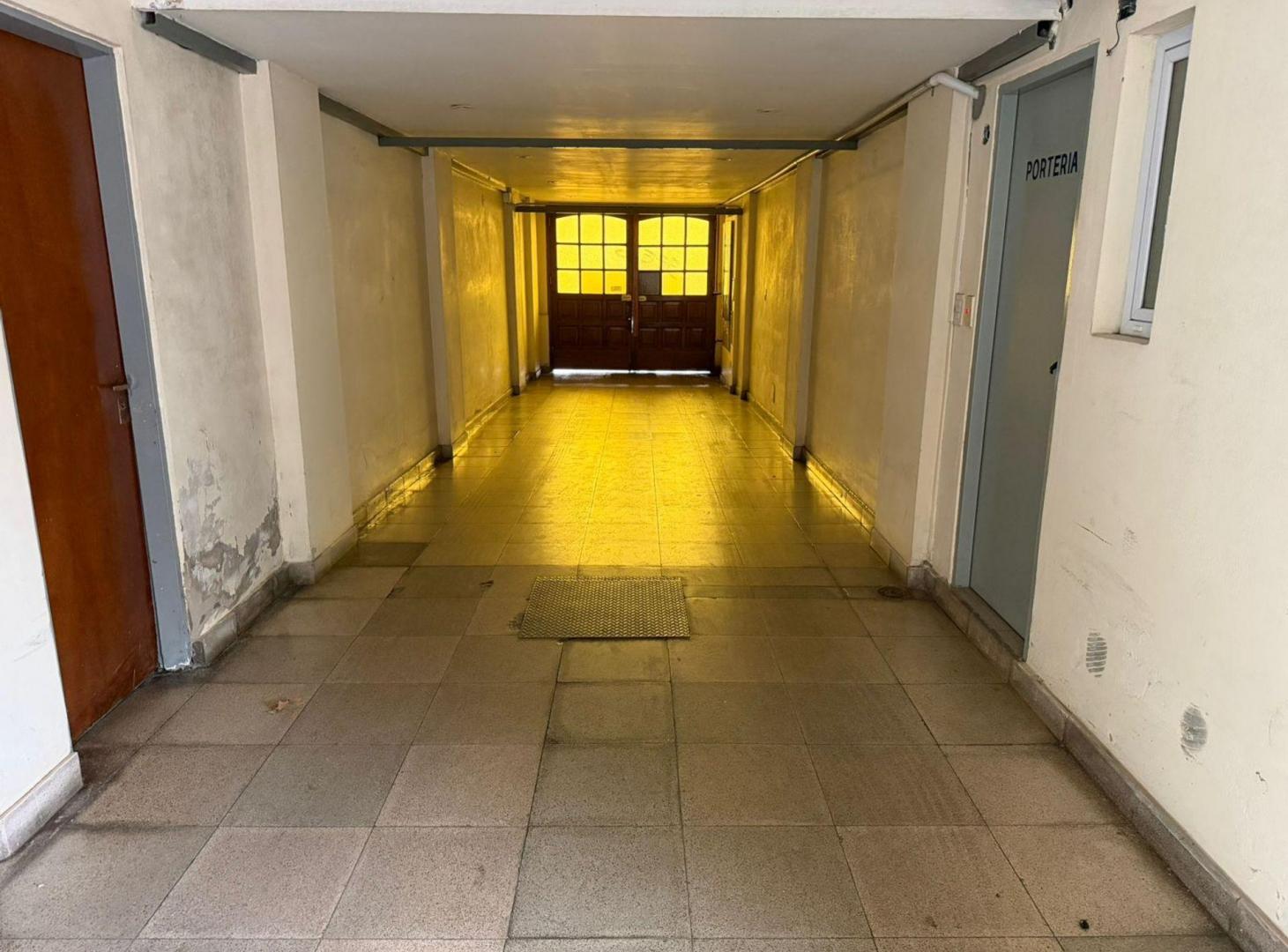 Foto de VENTA OFICINA CON COCHERA EN VARELA CENTRO, imagen 4