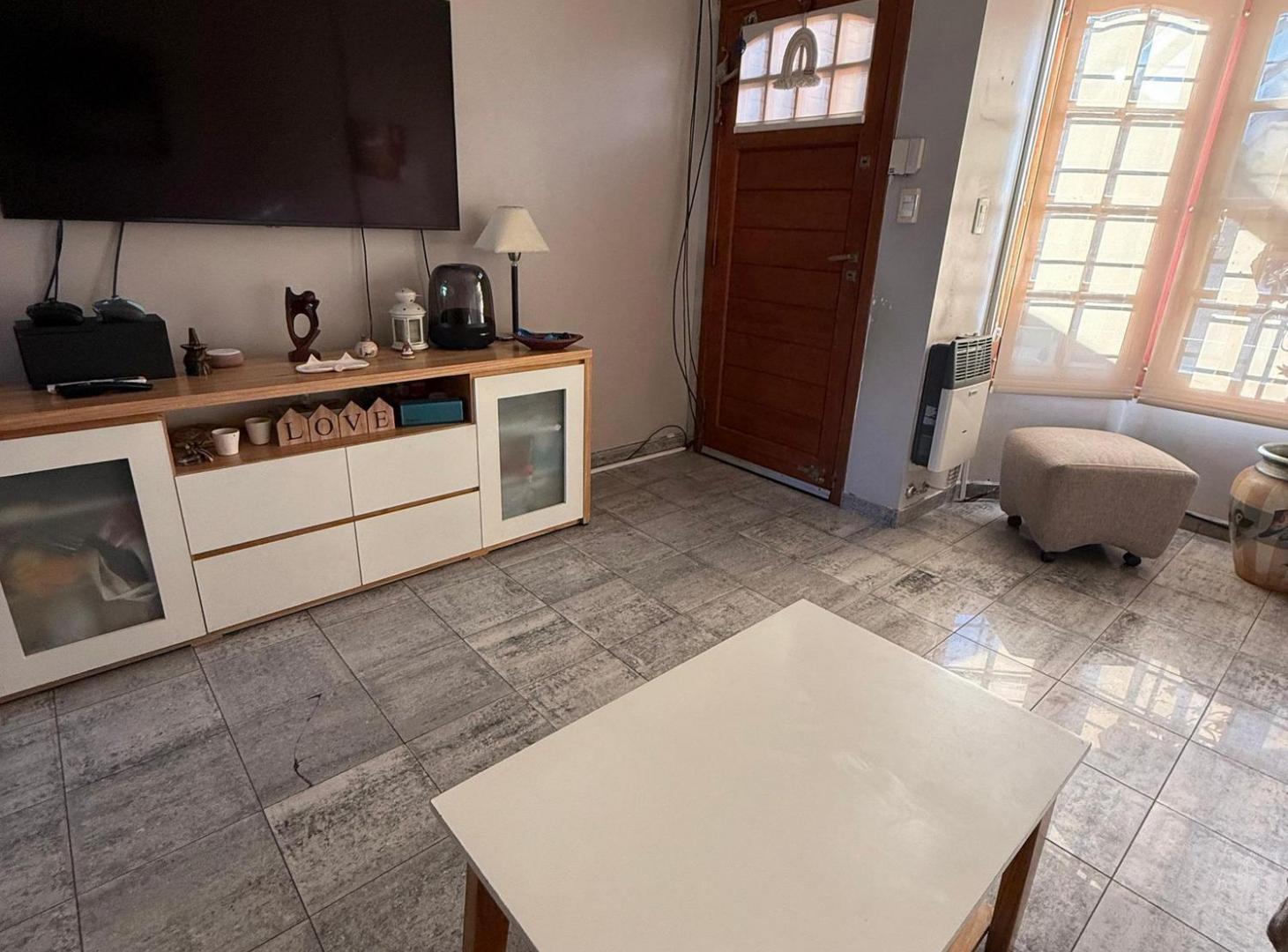 Foto de VENTA DUPLEX 3 AMBIENTES CON COCHERA EN BERNAL, imagen 5