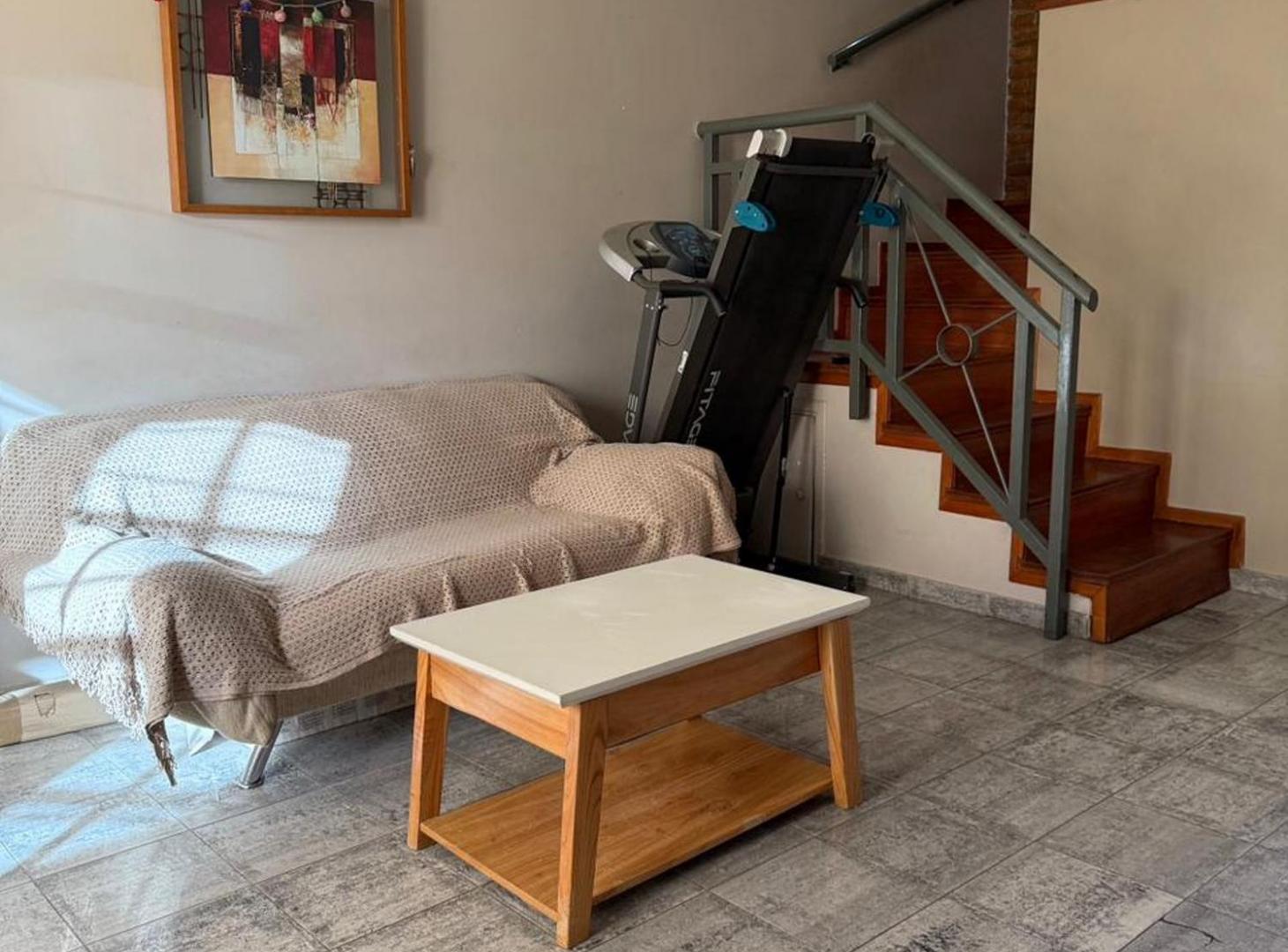 Foto de VENTA DUPLEX 3 AMBIENTES CON COCHERA EN BERNAL, imagen 1