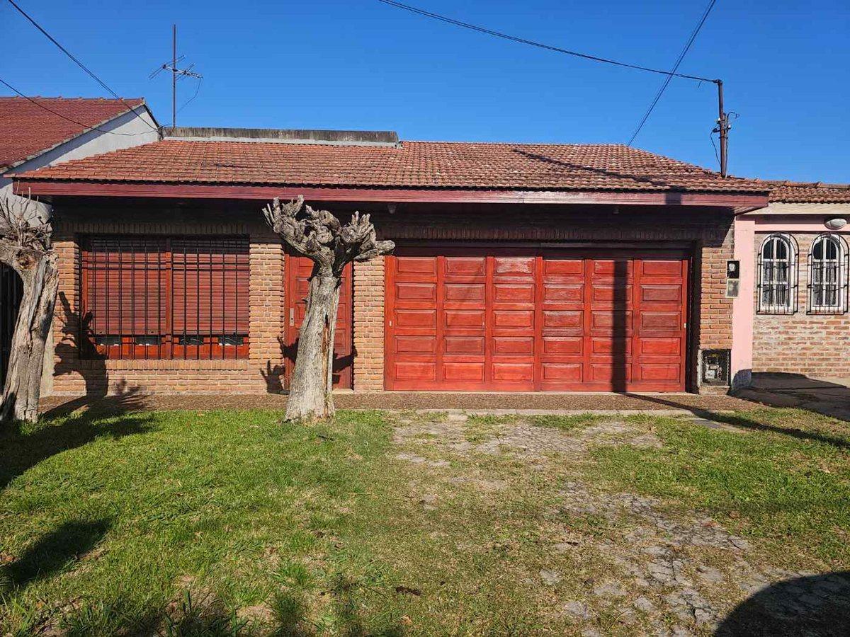 Foto de Venta casa 3 amb.con Cochera.Quilmes O., imagen 3