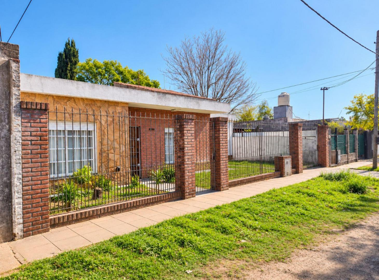 Foto de VENTA CASA 3 AMB CON GALERIA COCHERA HUDSON, imagen 1
