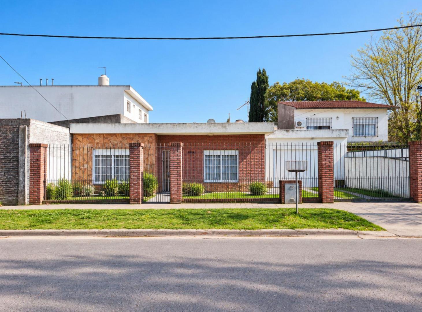 Foto de VENTA CASA 3 AMB CON GALERIA COCHERA HUDSON, imagen 2