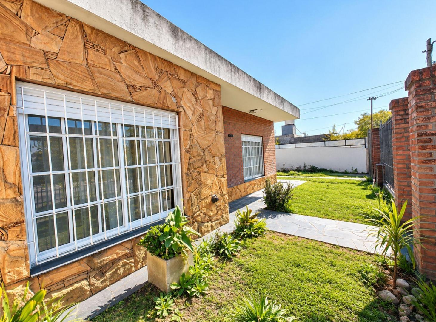 Foto de VENTA CASA 3 AMB CON GALERIA COCHERA HUDSON, imagen 3