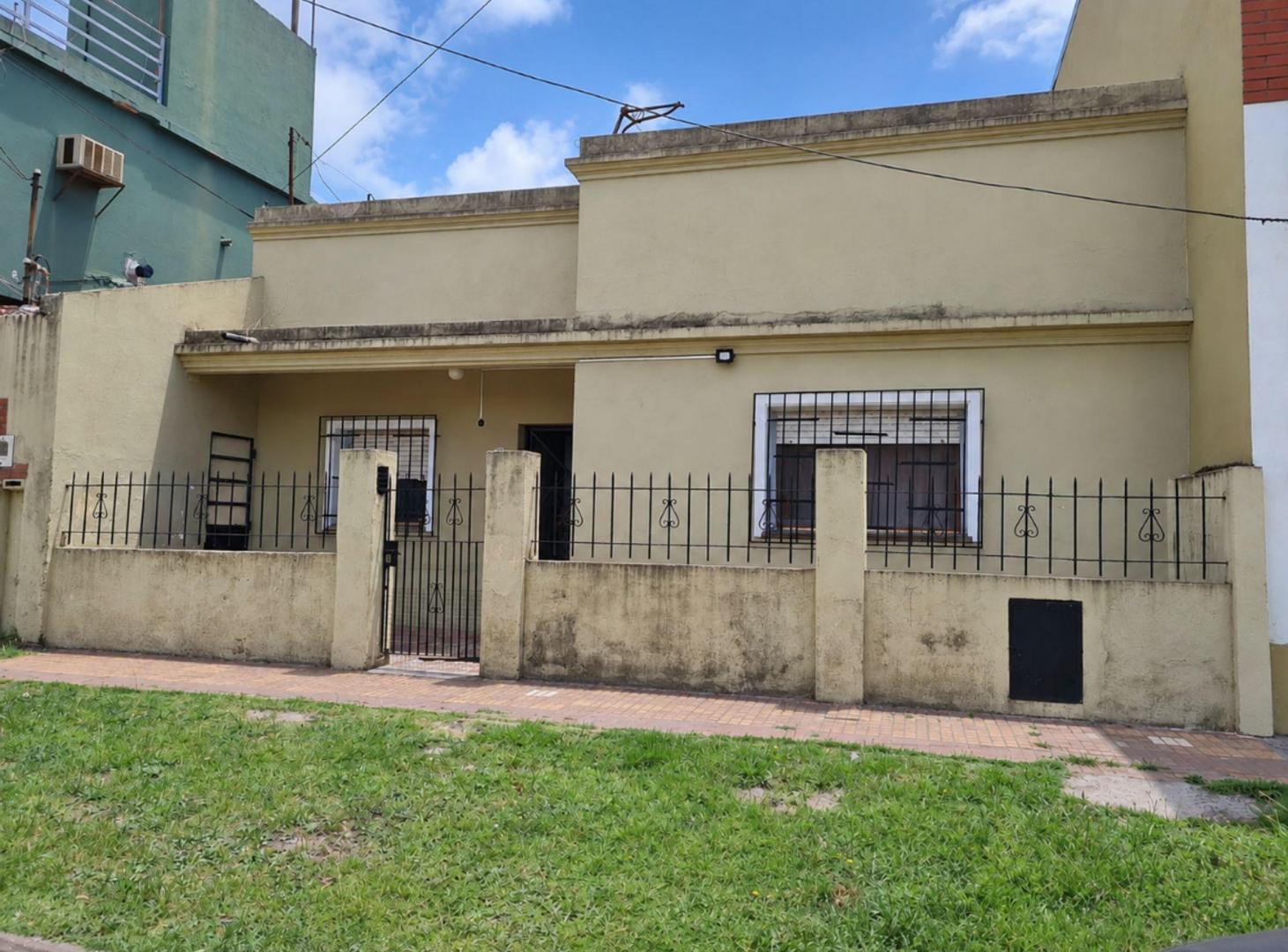 Foto de VENTA CASA 3 AMB. FONDO LIBRE SOLANO-APTO CREDITO, imagen 1
