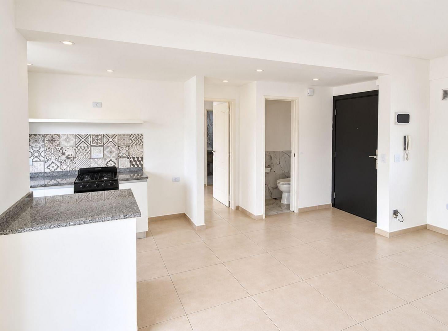 Foto de VENTA DE DEPARTAMENTO 2 AMBIENTES EN BERNAL, imagen 2