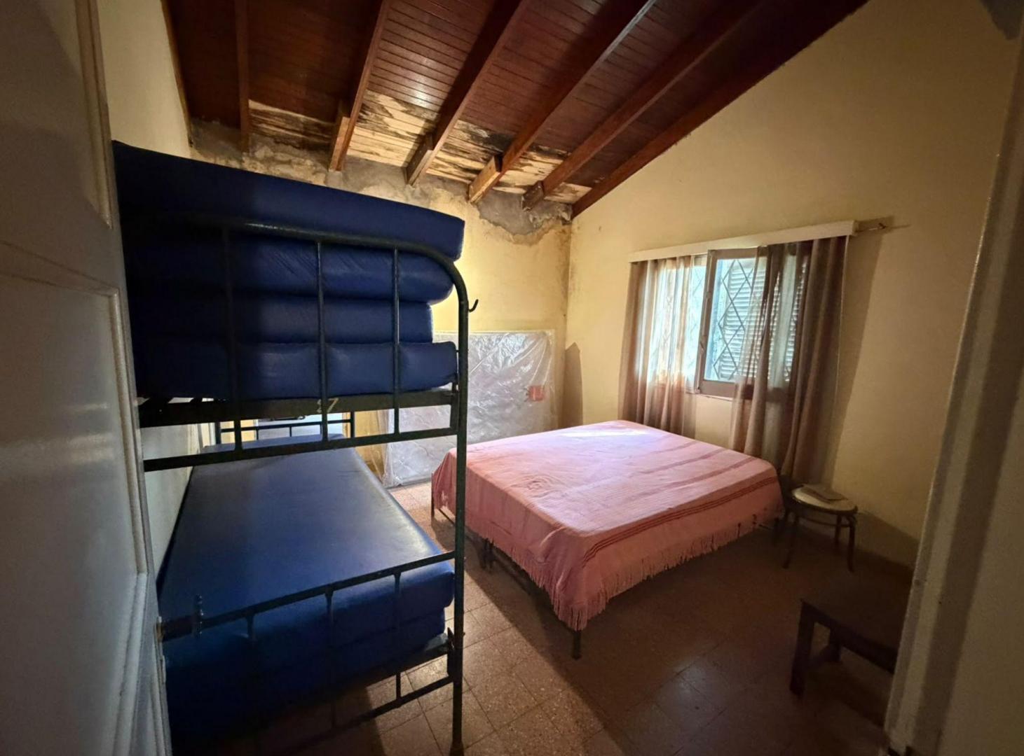 Foto de VENTA DE CASA A RECICLAR A METROS DE LA LAGUNA, imagen 2