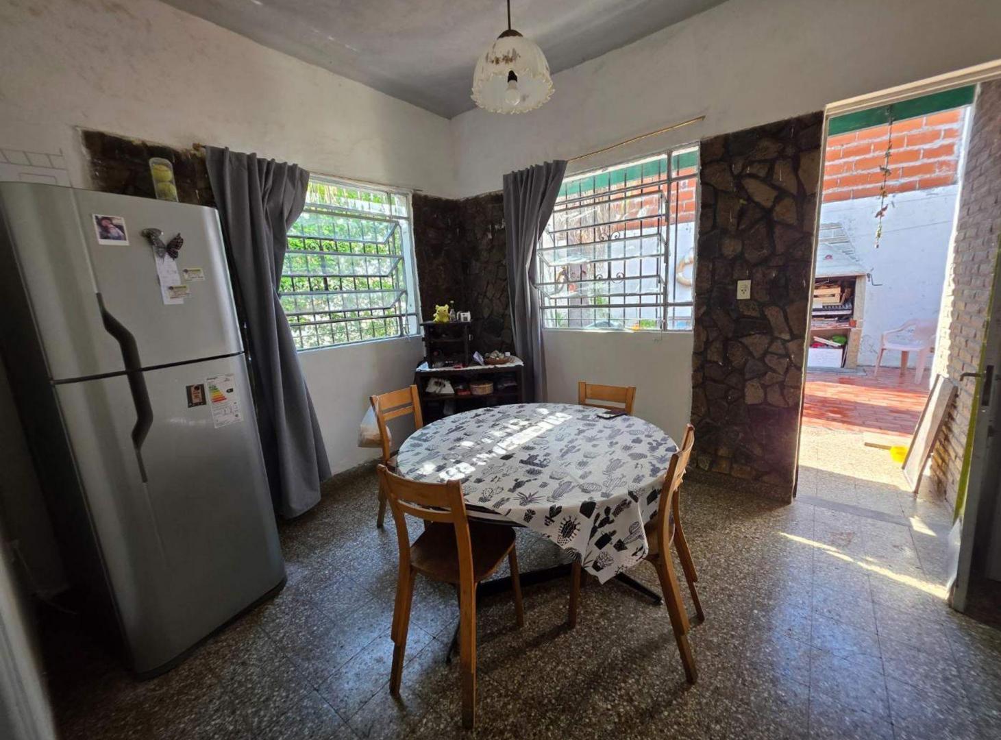 Foto de Venta casa 3 ambientes en Bernal., imagen 2
