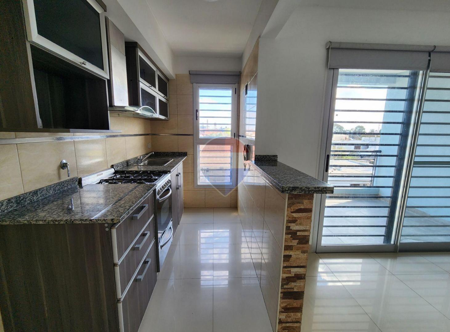 Foto de VENTA DEPTO 3 AMB C/ COCHERA Y TERRAZA EN QUILMES, imagen 2