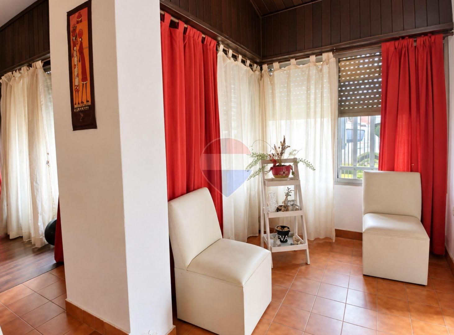 Foto de VENTA CASA 2 DORMITORIOS, COCHERA, QUINCHO Y PATIO, imagen 3