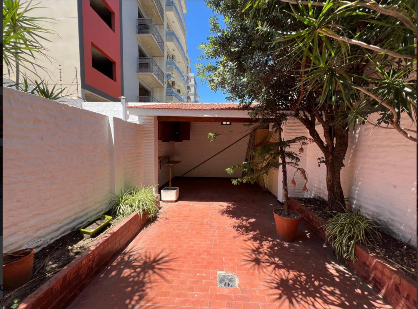 Foto de VENTA | TRÍPLEX 4 AMBIENTES CON TERRAZA – WILDE CE, imagen 4