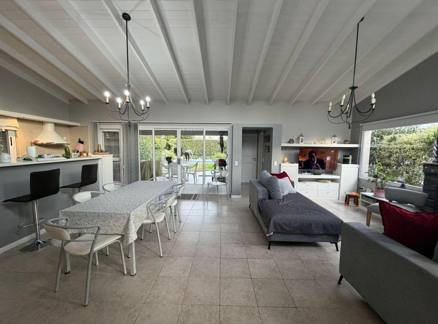 Foto de VENTA CASA DE 4 AMB CON PILETA EN EL GOLF AMOBLADA, imagen 4