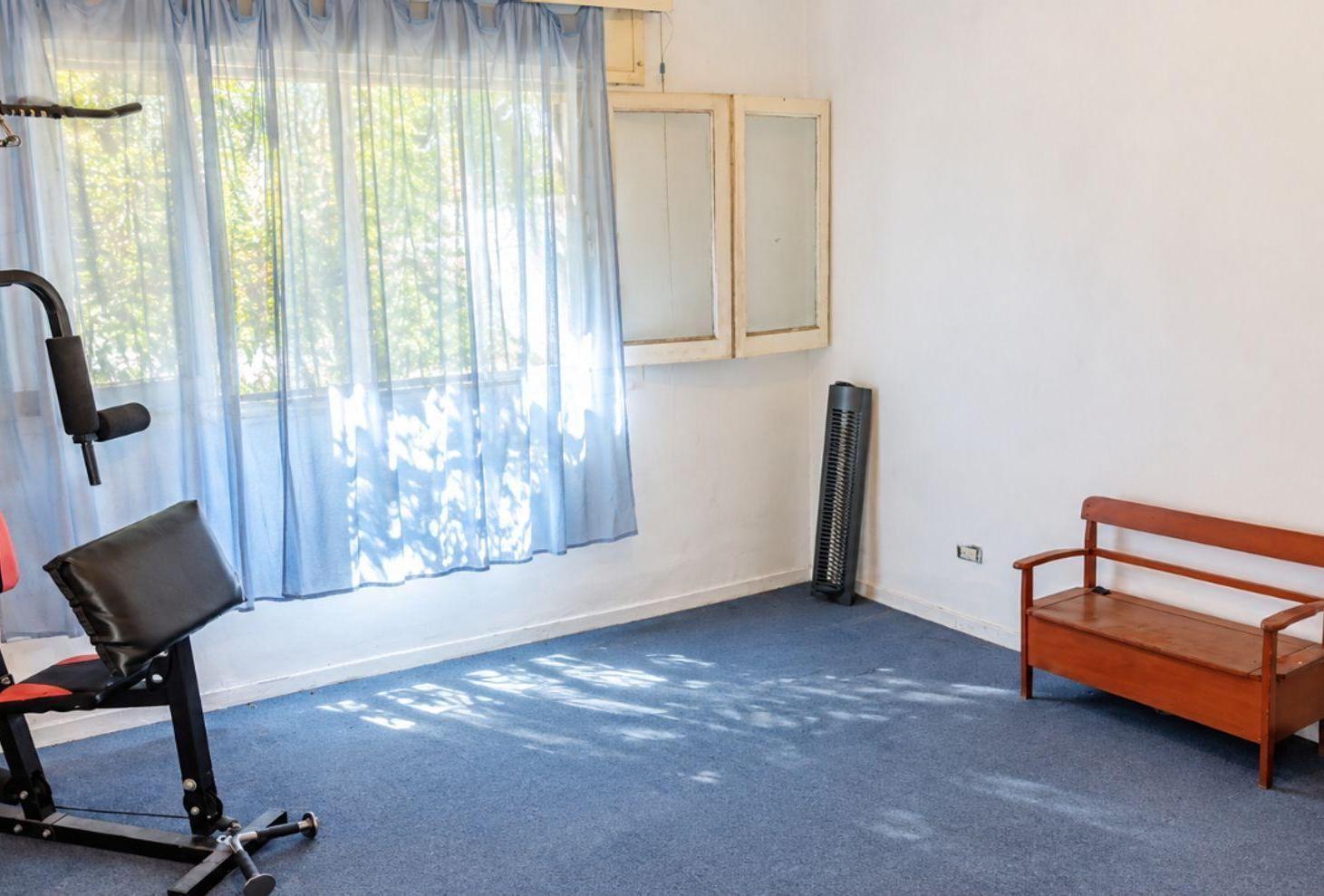 Foto de VENTA CASA 4 AMBIENTES PILETA BARRIO PARQUE BERNAL, imagen 3