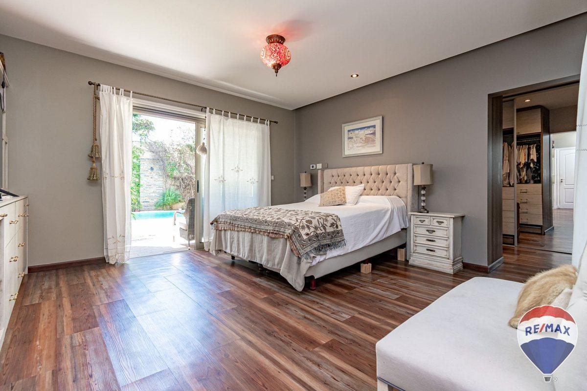 Foto de Casa Venta Bernal Centro 5 amb piscina jardin, imagen 2